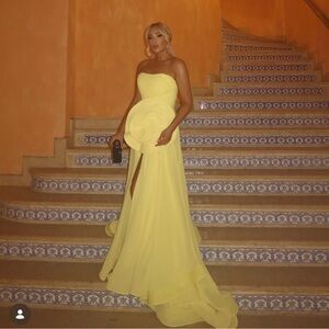 Elegant Yellow Strapless Evening Gown